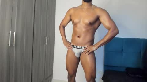 Snapshot of miky_xxx chatting on October 13, 2:28 am Miky online show from October 13, 2:28 am