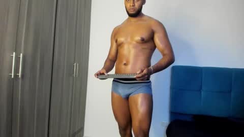 Snapshot of miky_xxx chatting on October 15, 2:41 am Miky online show from October 15, 2:41 am