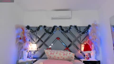 milan_lewiss online show from December 17, 1:07 pm