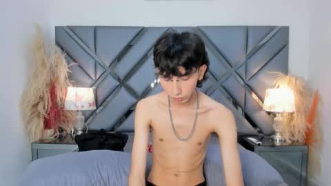 Snapshot of milan_lewiss chatting on October 20, 12:09 pm milan_lewiss online show from October 20, 12:09 pm