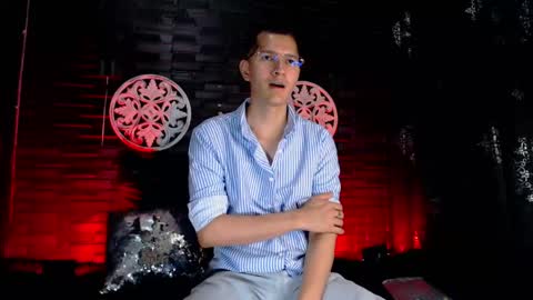 milandavid1 online show from April 23, 5:59 pm