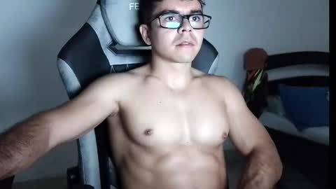 milcaritas3 online show from April 15, 7:58 pm