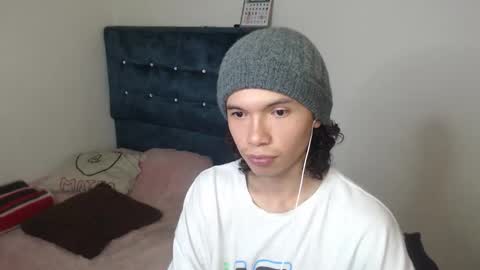 Snapshot of milesxoxo6969 chatting on October 18, 8:47 pm milesxoxo6969 online show from October 18, 8:47 pm