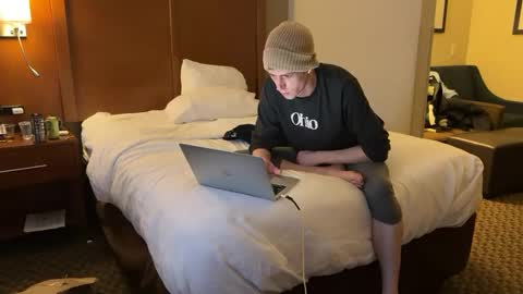 SlimnHungOH online show from January 6, 10:05 pm