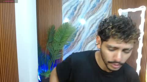 milo_tay online show from April 11, 3:02 am