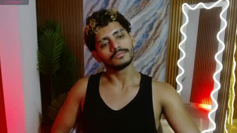 milo_tay online show from April 14, 8:58 am