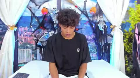 miltondelis online show from October 22, 3:43 am