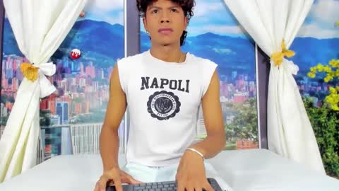 miltondelis online show from November 26, 3:42 am