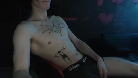 Max online show from December 4, 7:32 pm