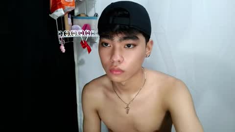 mingkla_man online show from February 3, 6:33 am