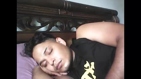 mirenito_ online show from April 2, 6:05 pm