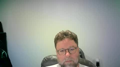 Mr. Happy online show from October 26, 5:42 am