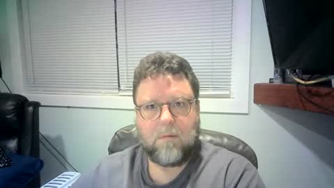 Mr. Happy online show from February 4, 1:34 am