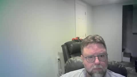 Mr. Happy online show from February 6, 8:00 am