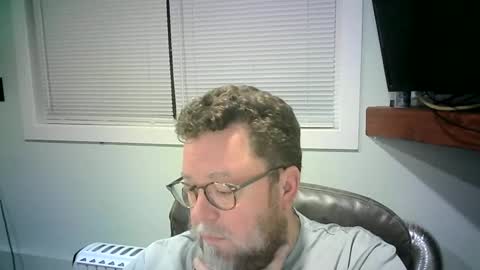 Mr. Happy online show from February 1, 6:32 am