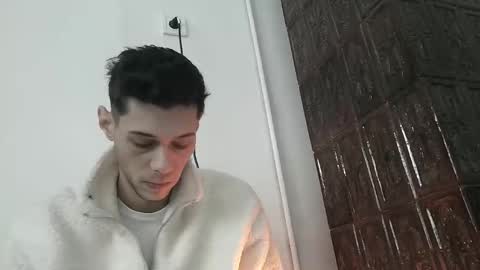 MisteriosoXragazzoX online show from January 11, 7:56 am