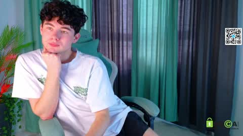 moon_gloww online show from April 8, 4:57 am