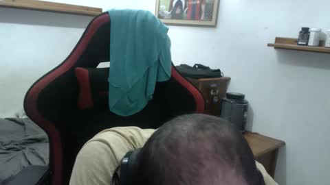 Snapshot of morenoch19 chatting on October 6, 7:29 pm alejo online show from October 6, 7:29 pm