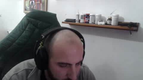 Snapshot of morenoch19 chatting on December 8, 9:08 pm alejo online show from December 8, 9:08 pm