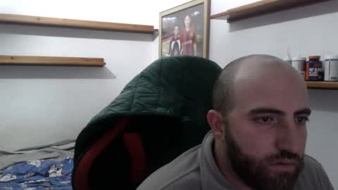 Snapshot of morenoch19 chatting on December 7, 12:35 pm alejo online show from December 7, 12:35 pm