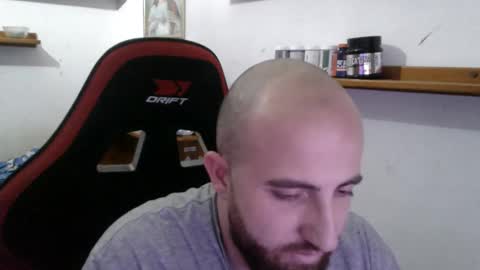 Snapshot of morenoch19 chatting on March 12, 11:33 pm alejo online show from March 12, 11:33 pm