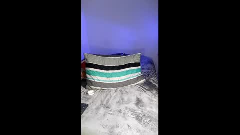 Carlos online show from April 8, 9:01 pm