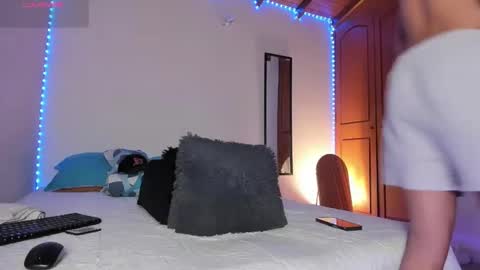 morenosiam online show from October 8, 4:50 am