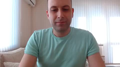 Snapshot of mostwanted7 chatting on October 15, 1:52 pm mostwanted7 online show from October 15, 1:52 pm