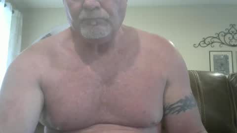 motorguy08 online show from October 1, 9:30 pm
