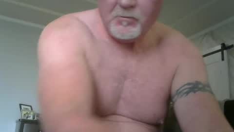 motorguy08 online show from October 3, 9:31 pm