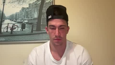 movedto305 online show from October 30, 4:03 am