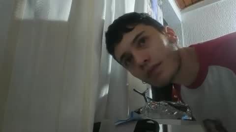 Snapshot of mr_andresr chatting on February 19, 4:34 am Andy online show from February 19, 4:34 am