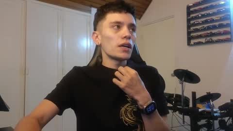 Snapshot of mr_andresr chatting on October 9, 3:55 am Andy online show from October 9, 3:55 am