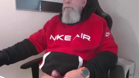 mr_boombastic2021 online show from February 13, 11:37 am