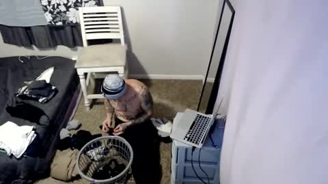 whateveryouwant online show from December 7, 1:29 pm