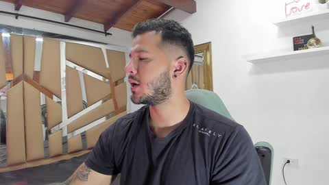 Snapshot of mr_mikee_ chatting on January 3, 3:05 am MIKEE online show from January 3, 3:05 am