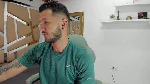 Snapshot of mr_mikee_ chatting on March 7, 3:08 am MIKEE online show from March 7, 3:08 am