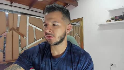 Snapshot of mr_mikee_ chatting on February 11, 3:08 am MIKEE online show from February 11, 3:08 am