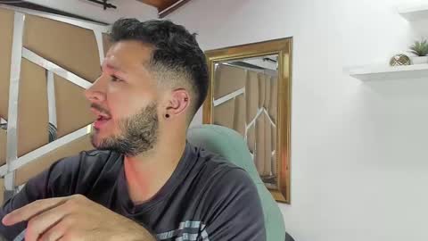 Snapshot of mr_mikee_ chatting on February 21, 3:01 am MIKEE online show from February 21, 3:01 am