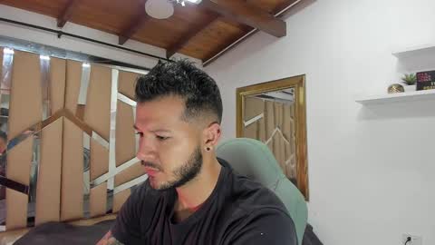 Snapshot of mr_mikee_ chatting on February 13, 3:07 am MIKEE online show from February 13, 3:07 am
