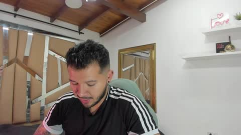 Snapshot of mr_mikee_ chatting on January 16, 3:02 am MIKEE online show from January 16, 3:02 am