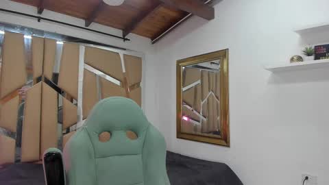 Snapshot of mr_mikee_ chatting on February 17, 3:15 am MIKEE online show from February 17, 3:15 am