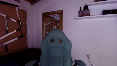 Snapshot of mr_mikee_ chatting on October 7, 3:10 am MIKEE online show from October 7, 3:10 am
