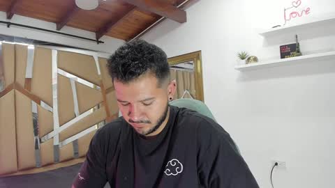 Snapshot of mr_mikee_ chatting on January 18, 3:02 am MIKEE online show from January 18, 3:02 am