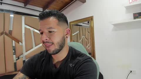 Snapshot of mr_mikee_ chatting on December 8, 3:10 am MIKEE online show from December 8, 3:10 am