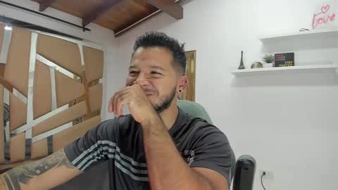 Snapshot of mr_mikee_ chatting on February 28, 3:04 am MIKEE online show from February 28, 3:04 am