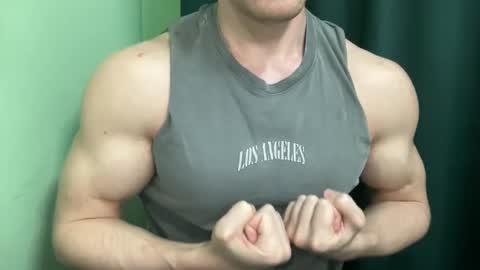 Mrbiceps23 online show from December 10, 6:49 pm