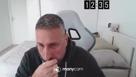 mrdr000 online show from March 18, 11:35 am