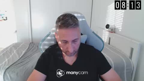 mrdr000 online show from April 8, 6:13 am