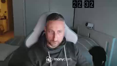 mrdr000 online show from March 23, 9:32 pm